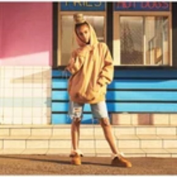 UGG Diara Chestnut Women’s Size 11 - Picture 2 of 9